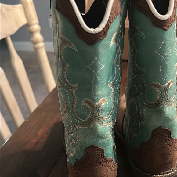 Justin Boots Brown and Turquoise Heeled Boots - Picture 4 of 10